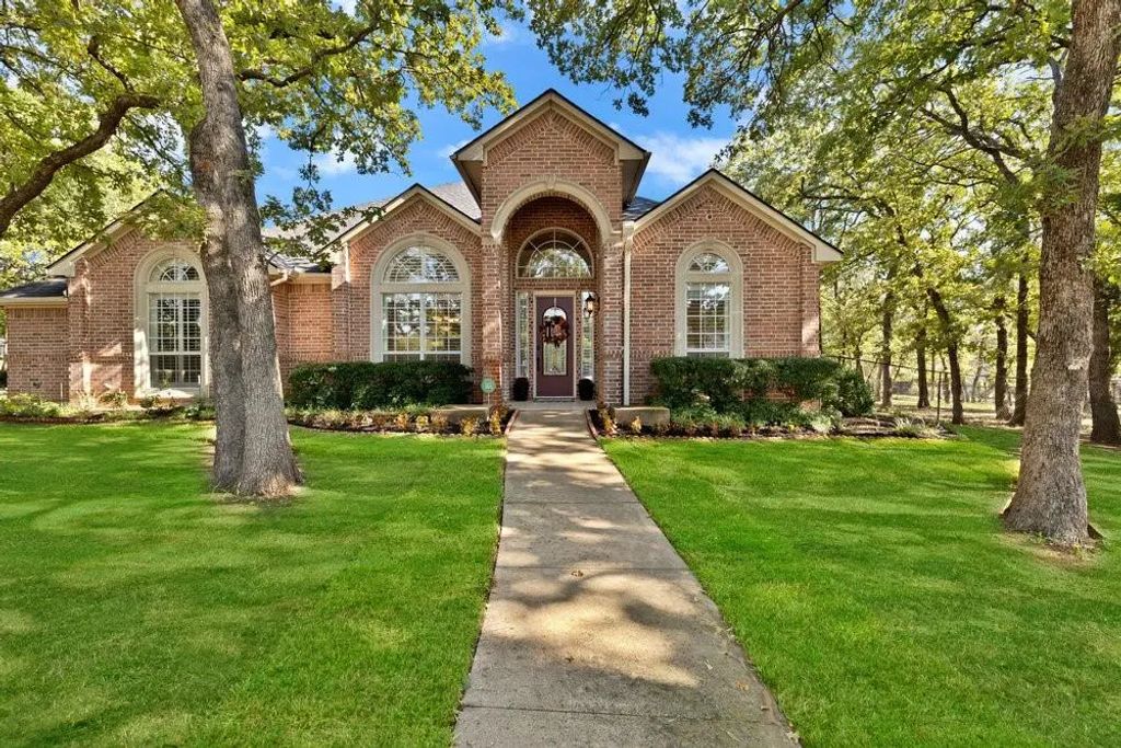 7308 Wooded Acres Trail, Mansfield
