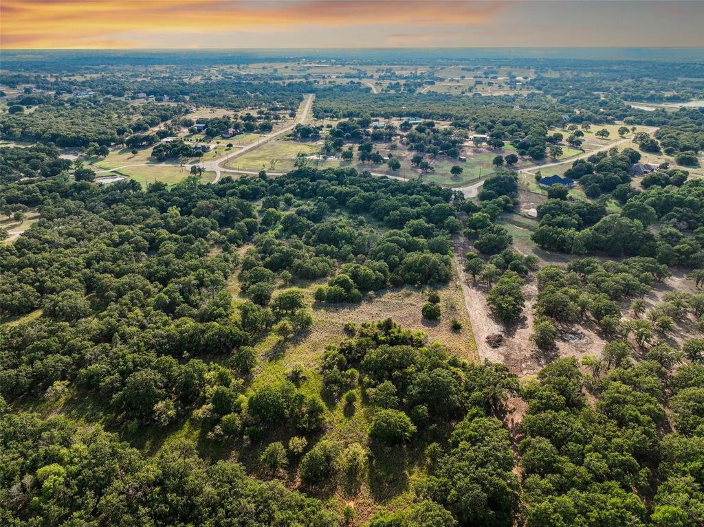 Falcon Drive, Weatherford