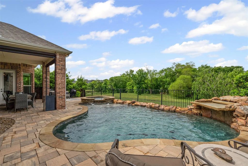 2324 Barton Creek Boulevard, The Colony