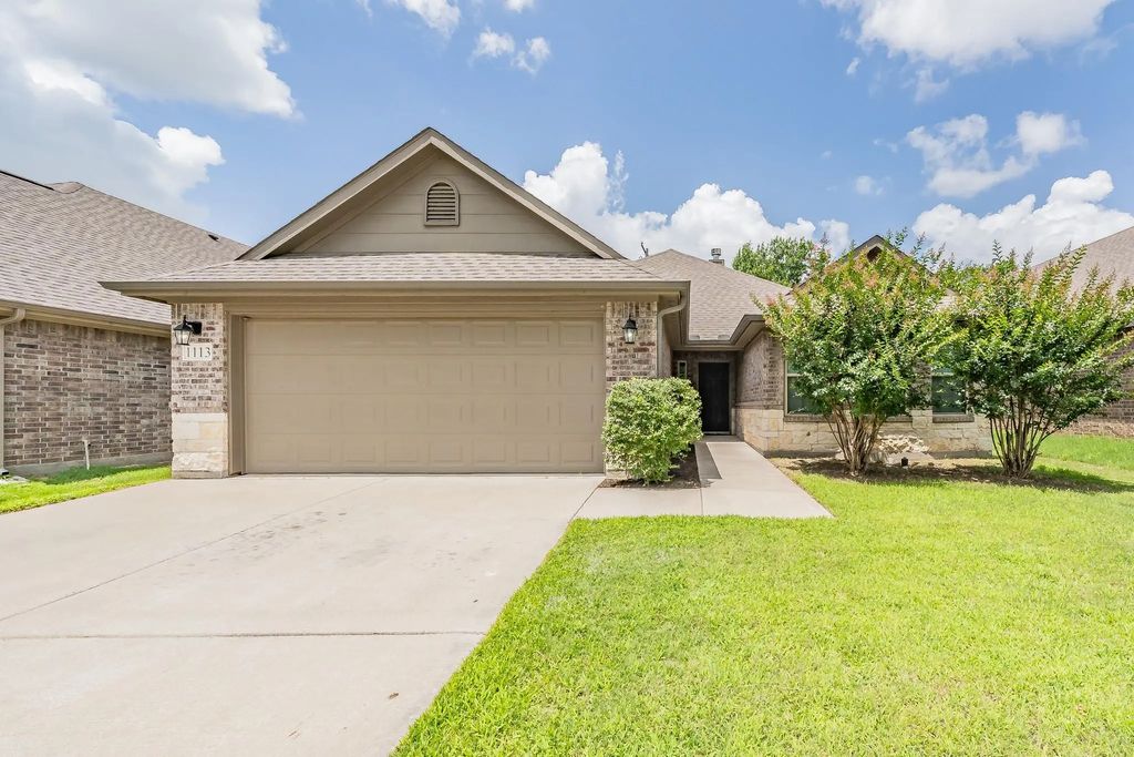 1113 Vintage Avenue, Gainesville