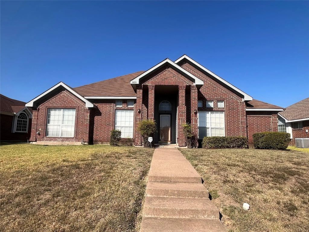 809 Bridle Drive, DeSoto