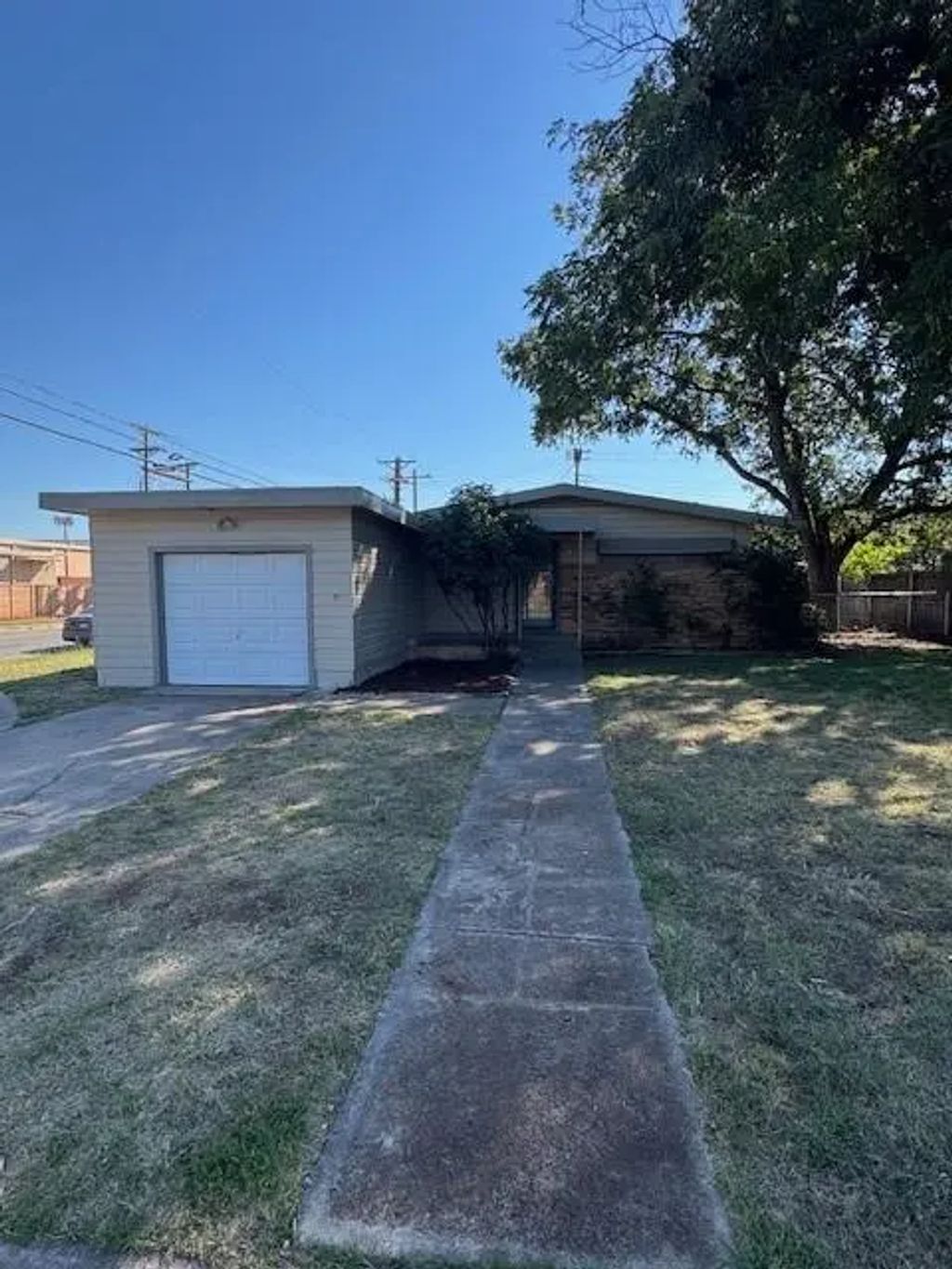 833 N Willis Street, Abilene
