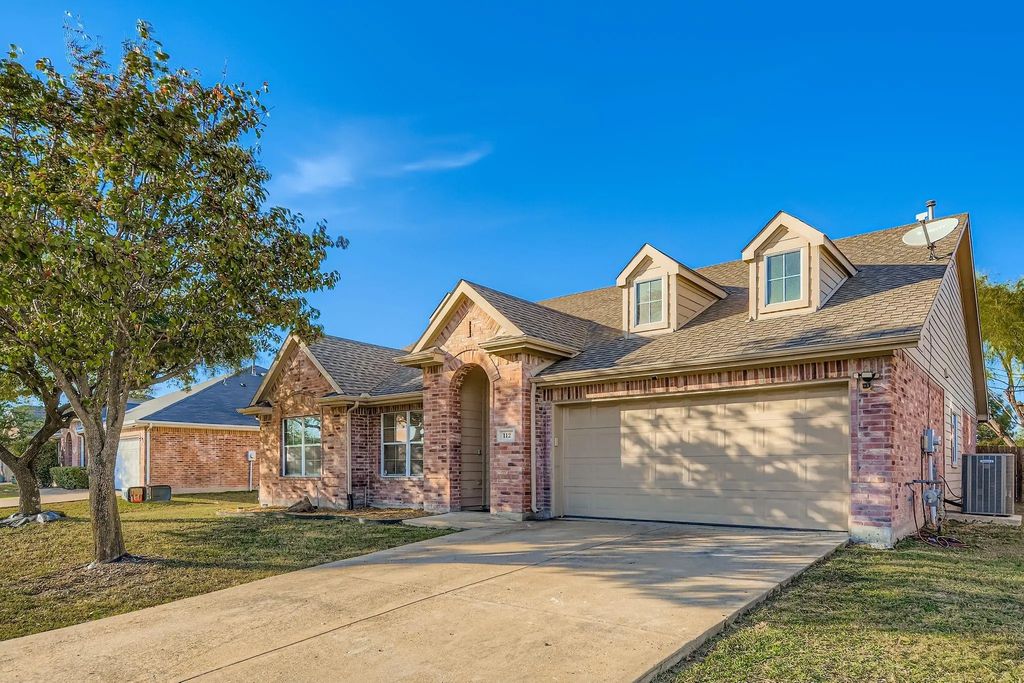 112 Patriot Parkway, Forney