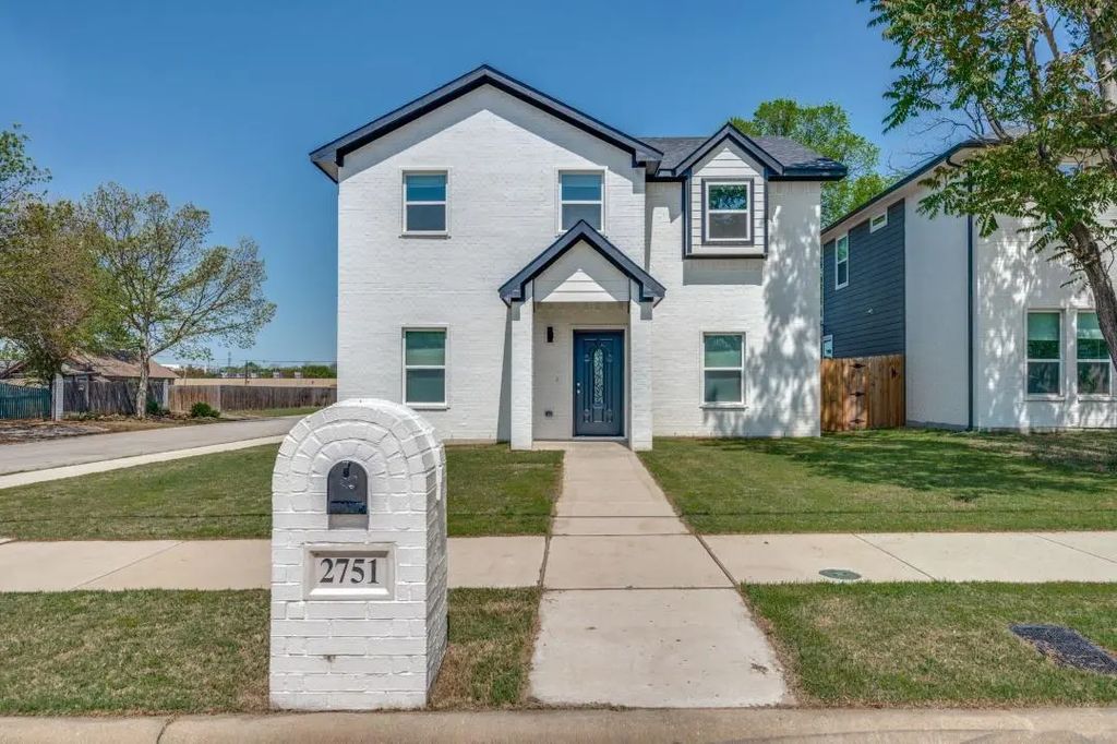 2751 E 1st Street, Fort Worth
