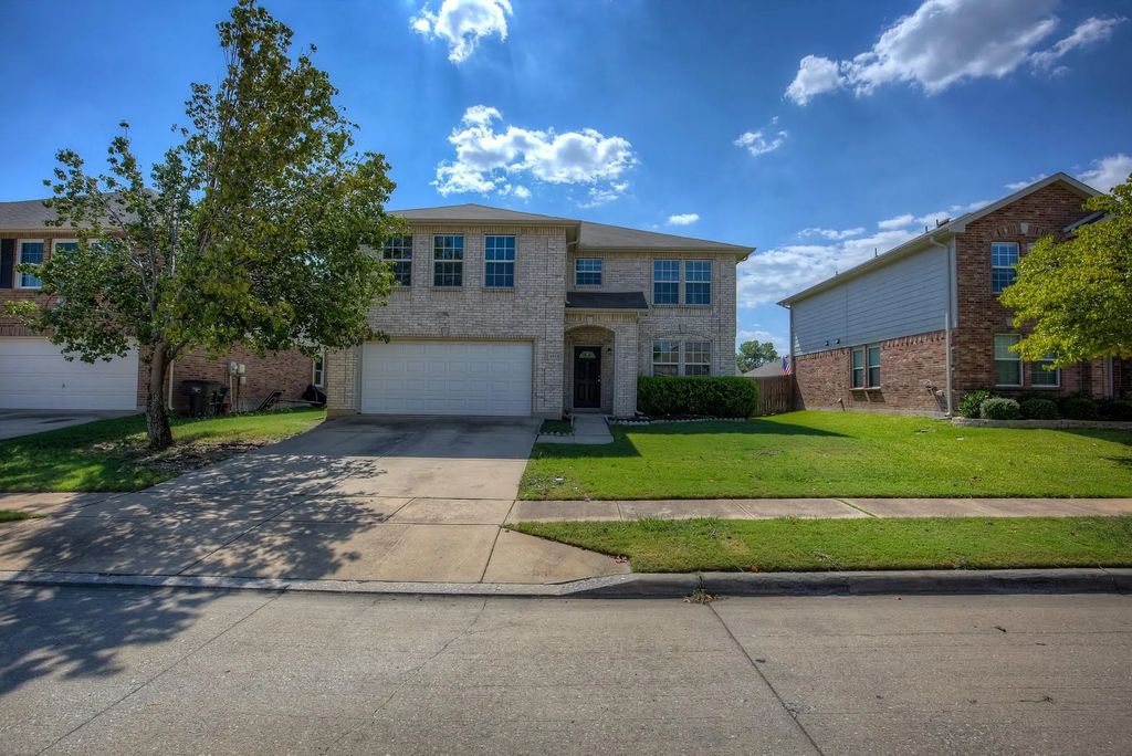 4544 Martingale View Lane, Fort Worth