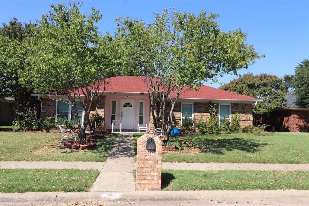 201 Bellwood Drive, Garland