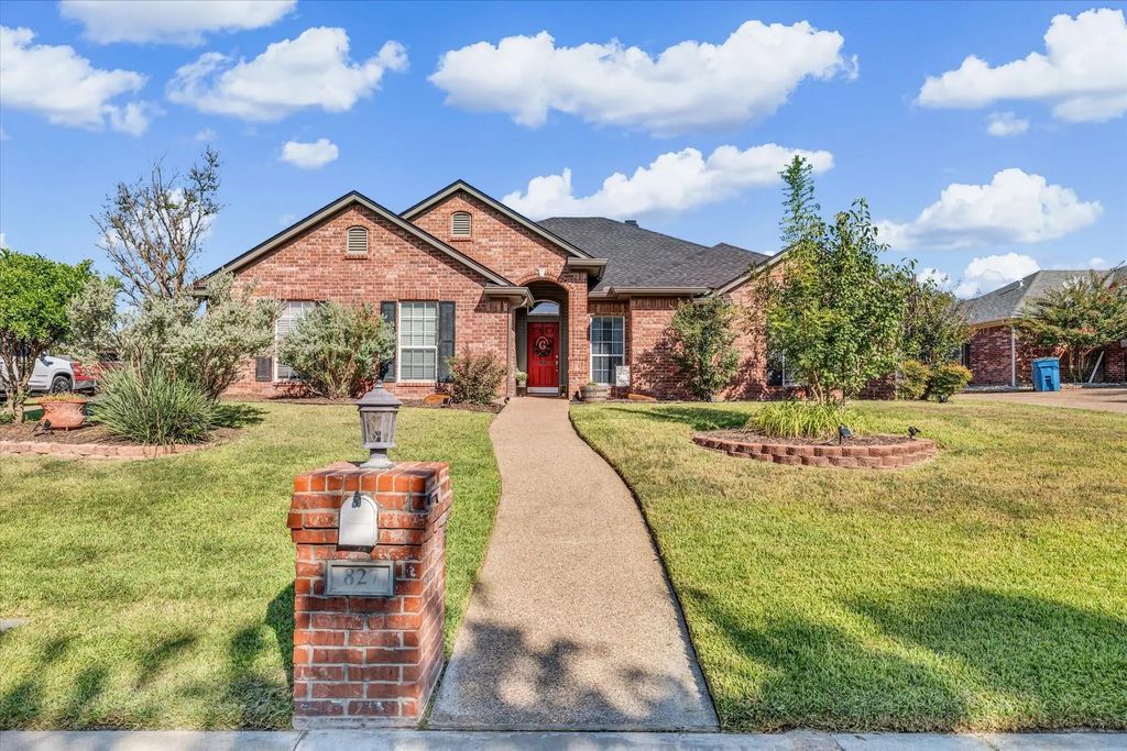 827 Cheyenne Trail, Hewitt