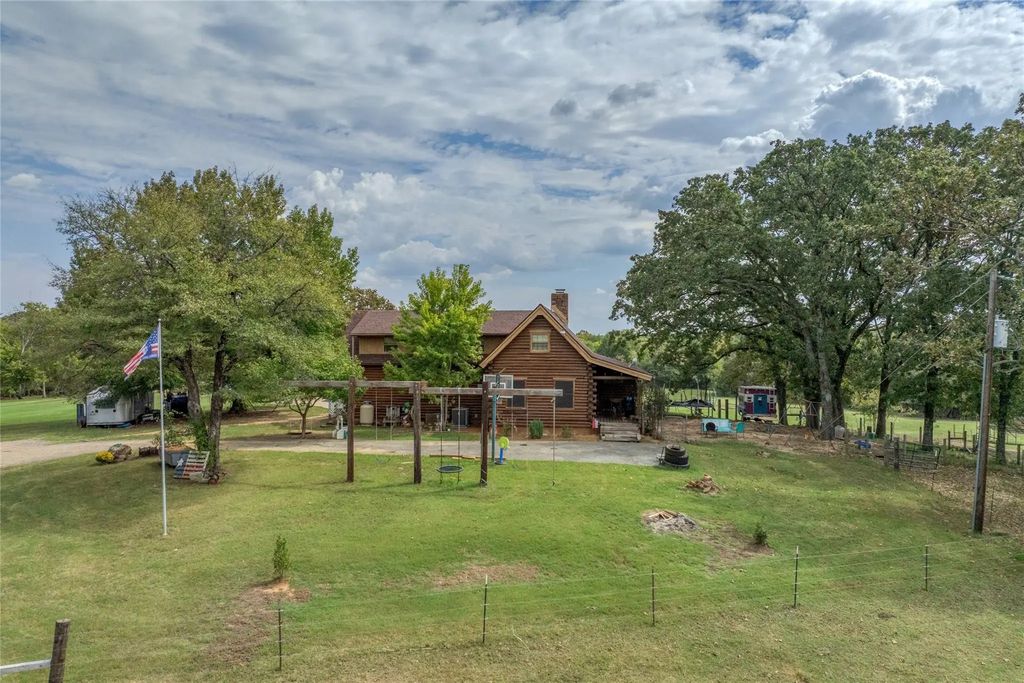 1522 Starr Road, Denison