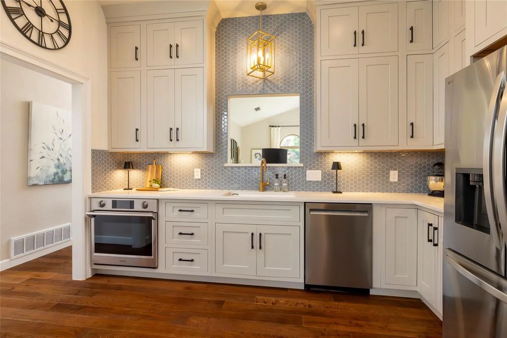 3225 Timber View Circle, Bedford