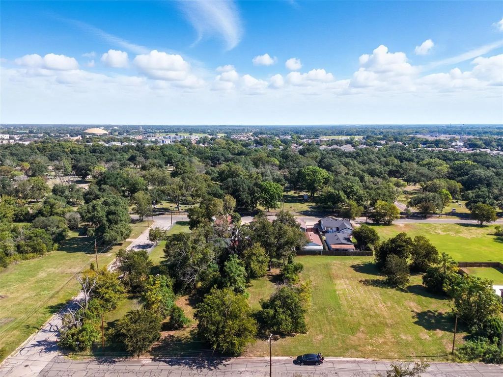 2706 S 8th, Waco