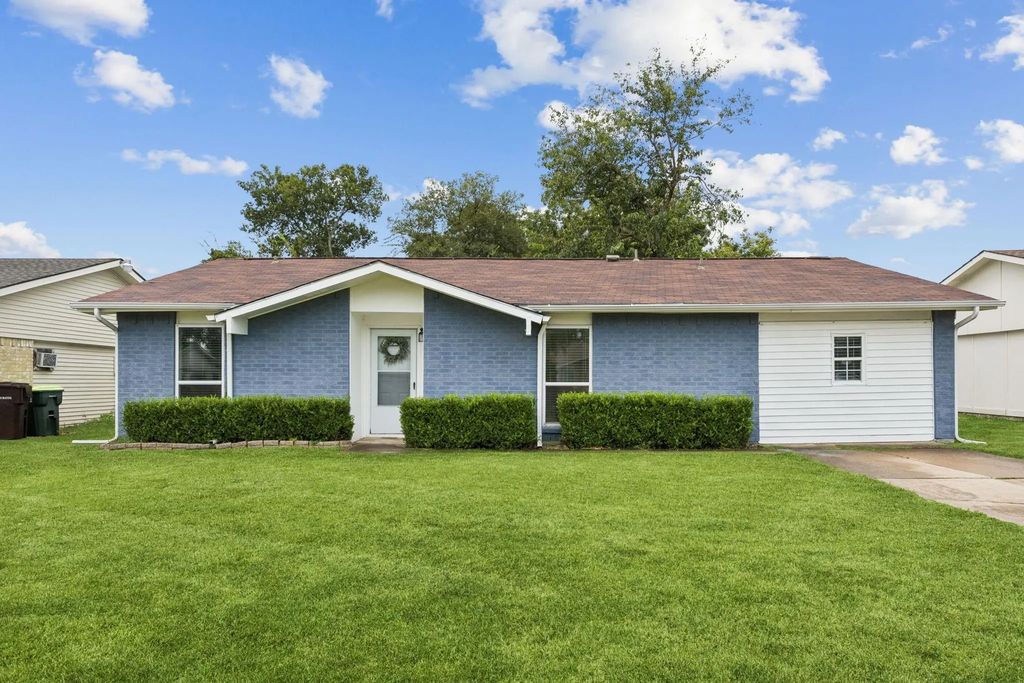 1716 Armstrong Drive, Plano