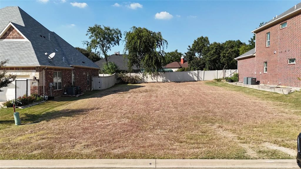 8 Yogi Way, Irving