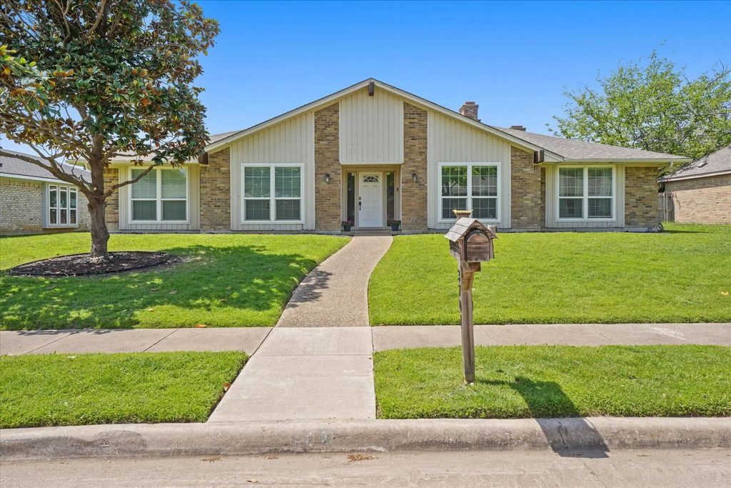3701 Knob Hill Drive, Plano