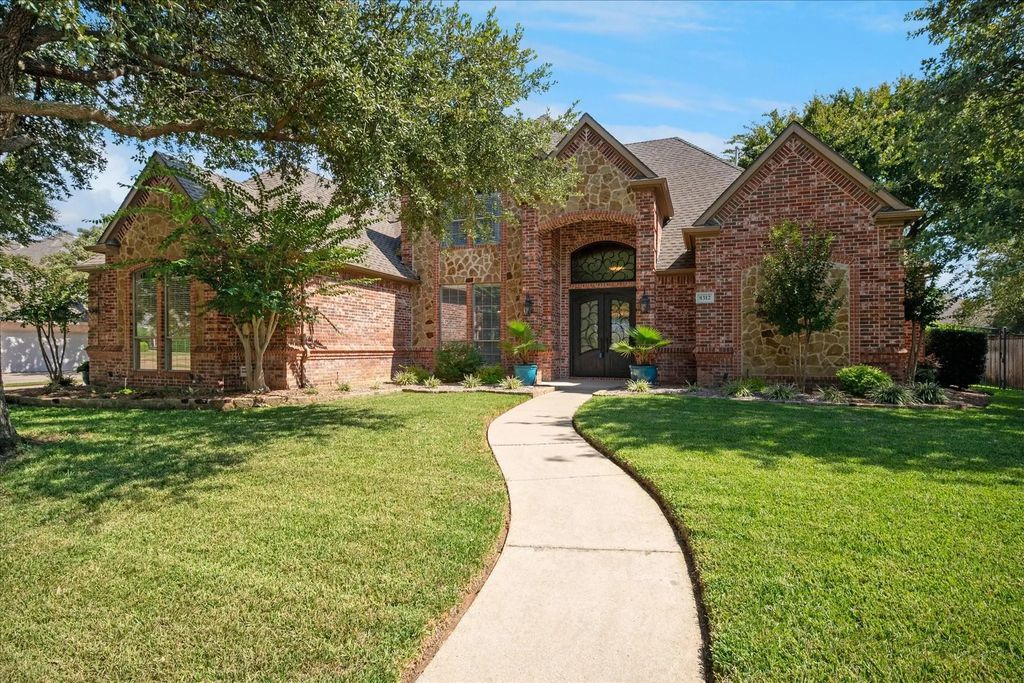 8312 Thornway Court, North Richland Hills