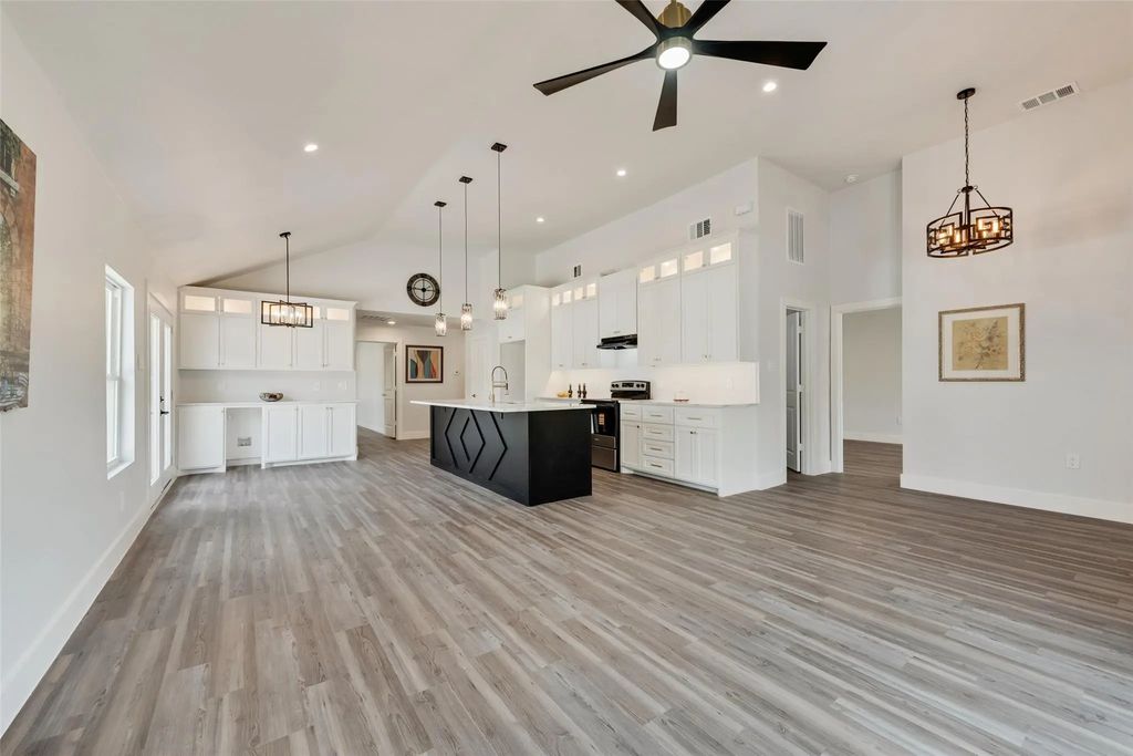 2418 Lyola Street, Dallas