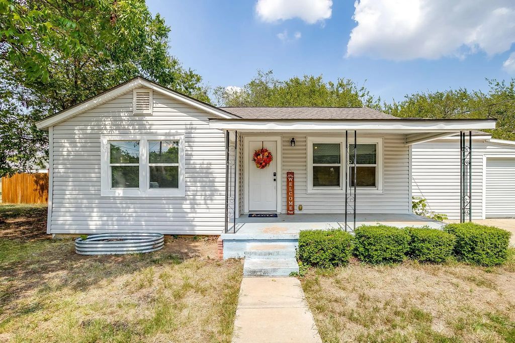 308 W 1st Street, Weatherford