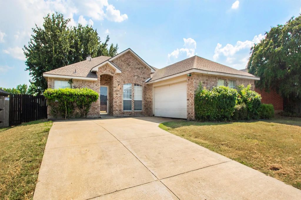 1104 E Oak Street, Wylie