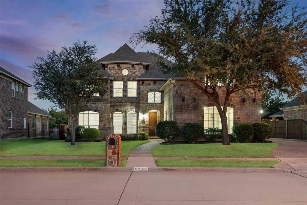 6812 S Fork Drive, North Richland Hills