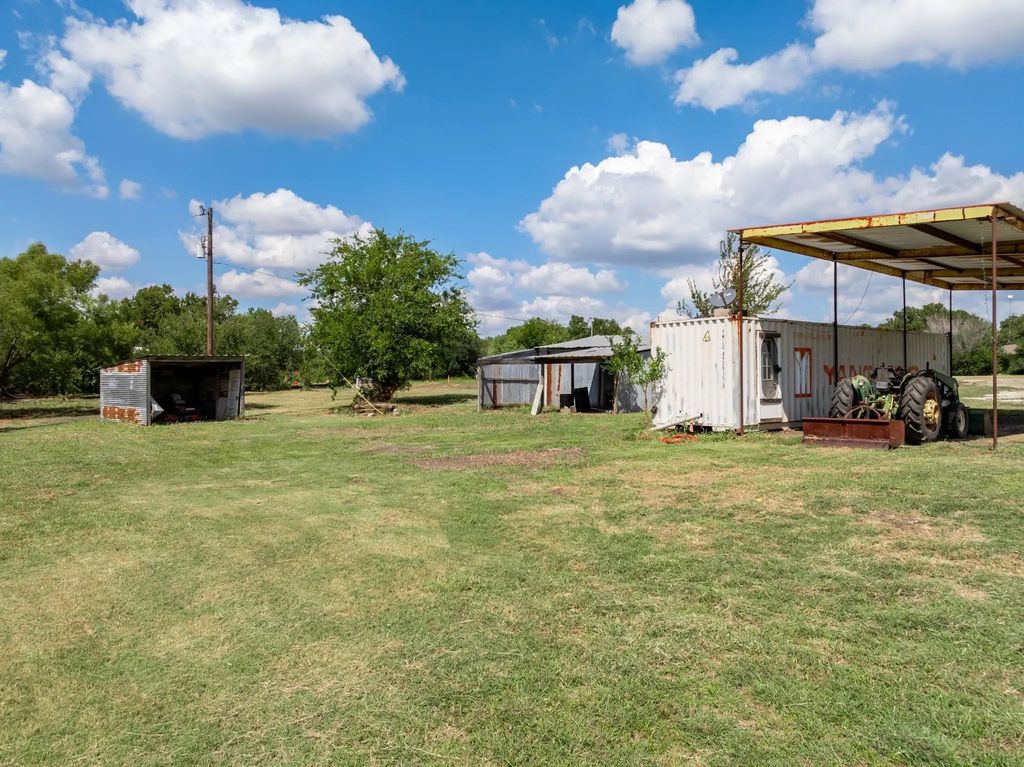 4819 Heritage Parkway, Leroy