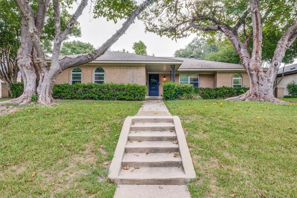8630 Mediterranean Drive, Dallas