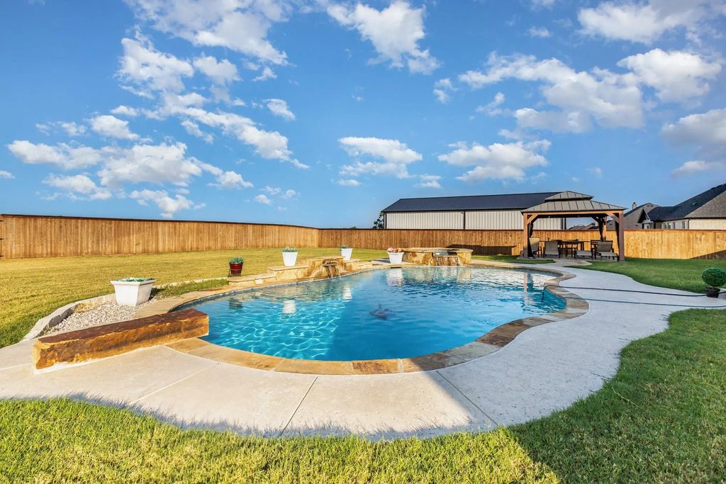 351 Evening Fire Drive, Waxahachie