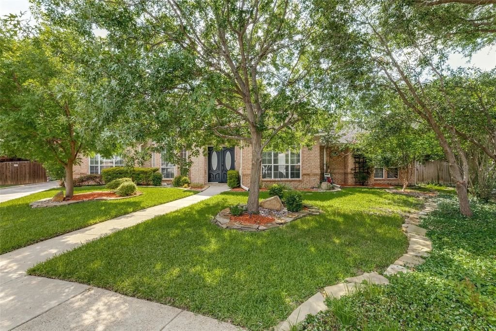 408 W Mill Valley Court, Colleyville