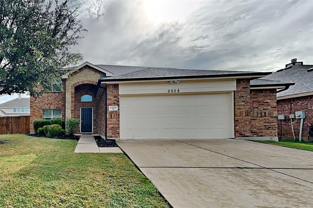 9908 Chrysalis Drive, Fort Worth