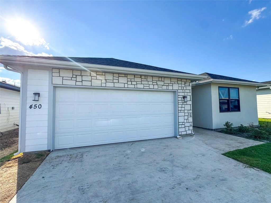 450 Lucy Road, Greenville