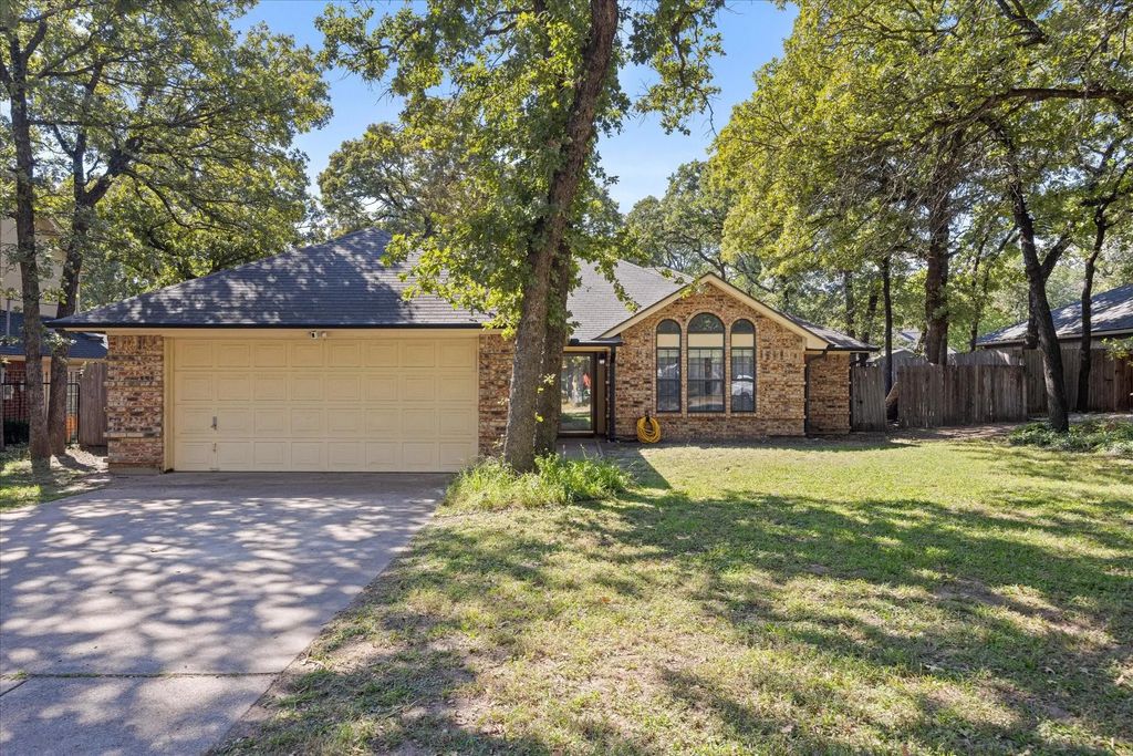 416 Misty Oaks Street, Azle