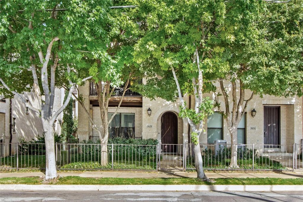 3829 Cole Avenue, Dallas