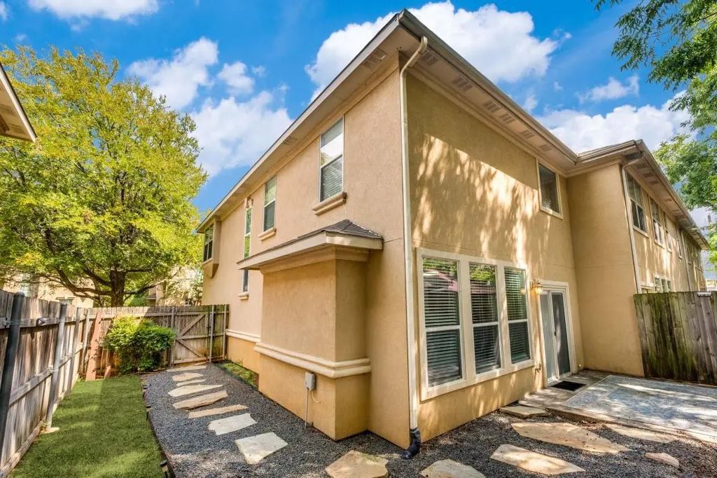 510 Kingscote Court, Arlington