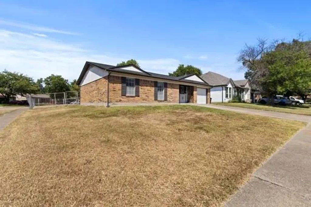 1449 Eastside Drive, Mesquite