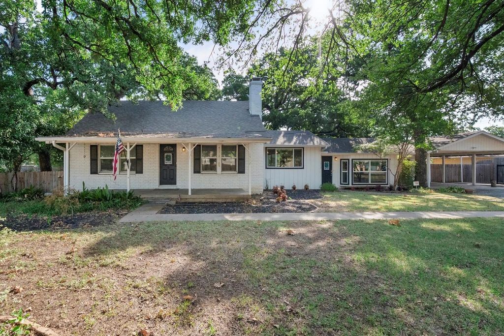 1512 Cardinal Road, Mansfield