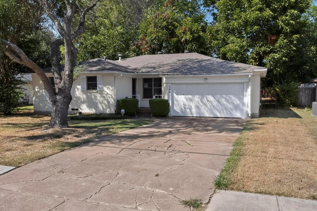 1401 N Rogers Road, Irving