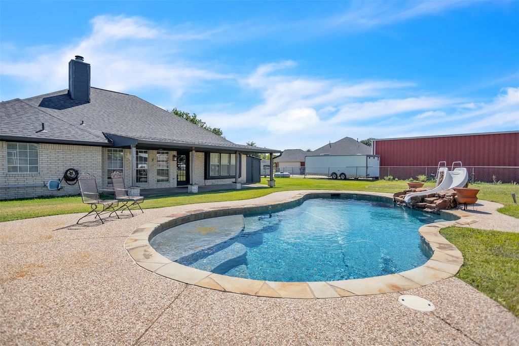 15869 County Road 221, Forney