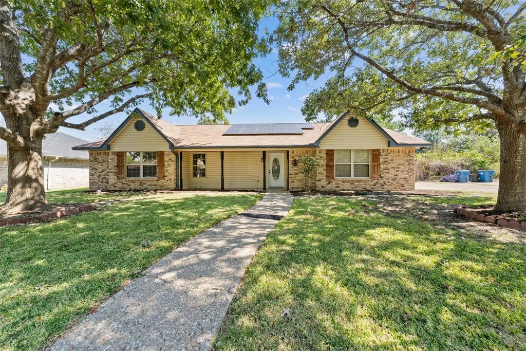 144 Fannin Drive, Hewitt