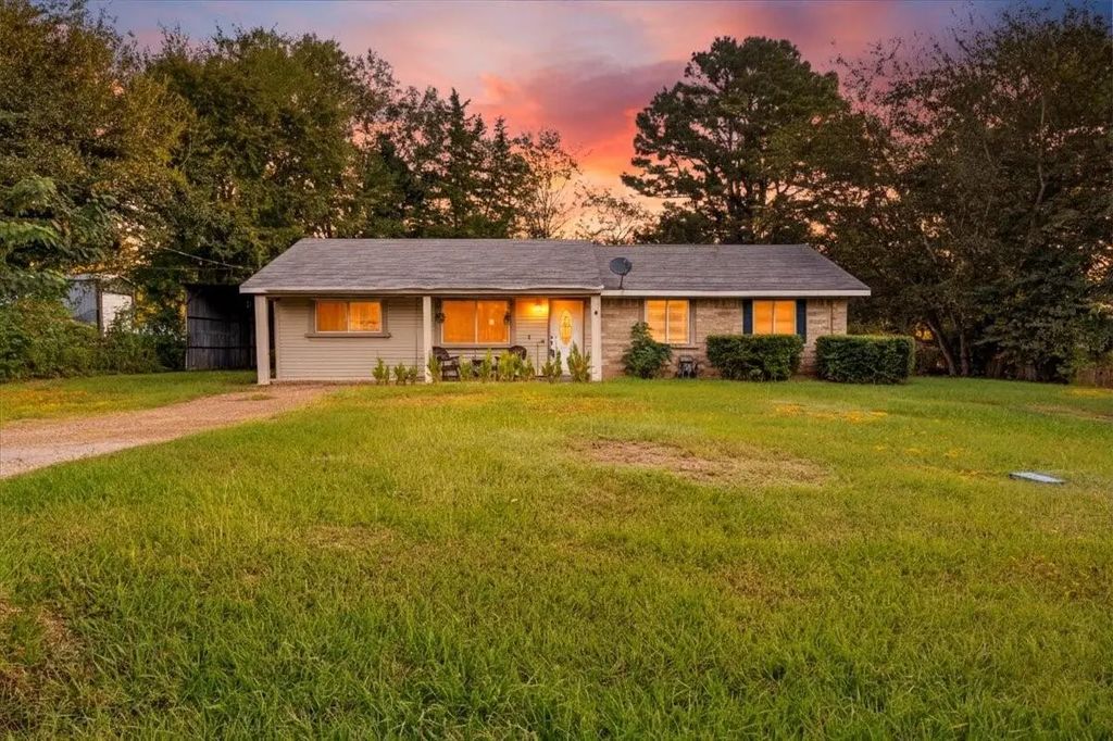 12379 Chapman Road, Tyler