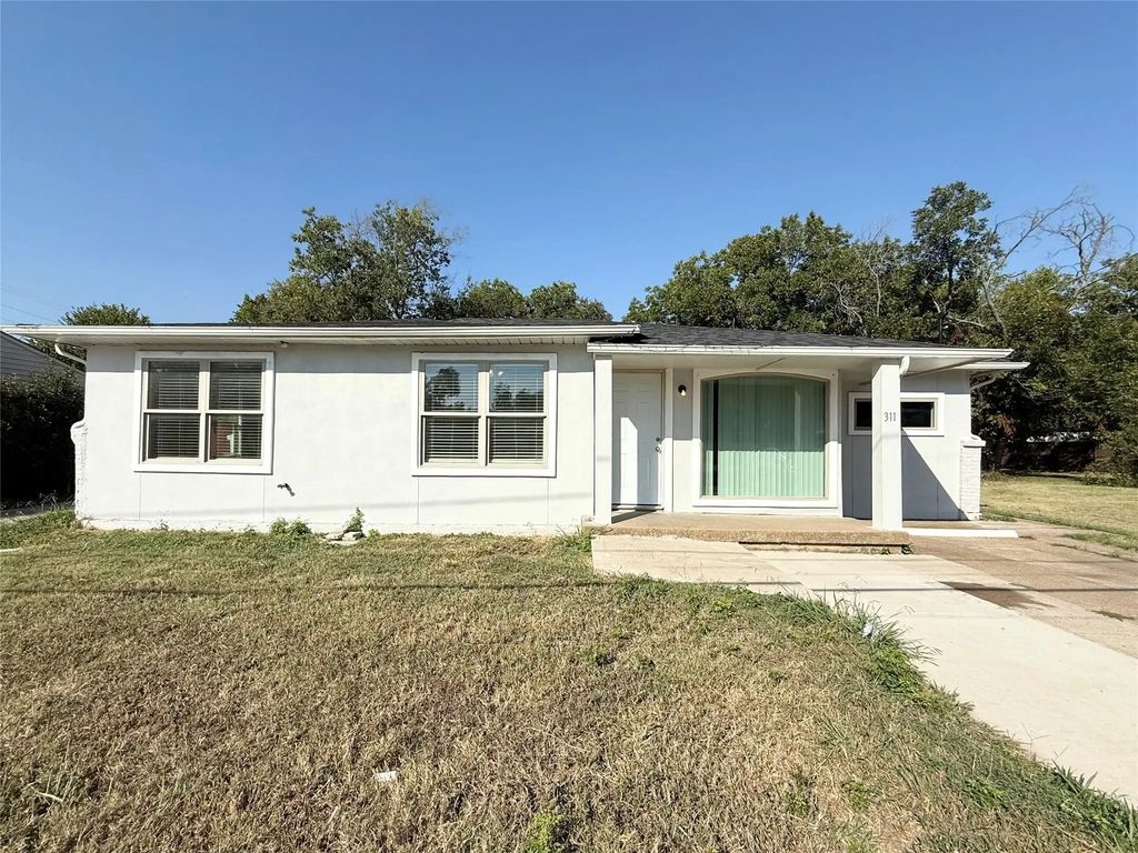 311 N Macarthur Boulevard, Irving