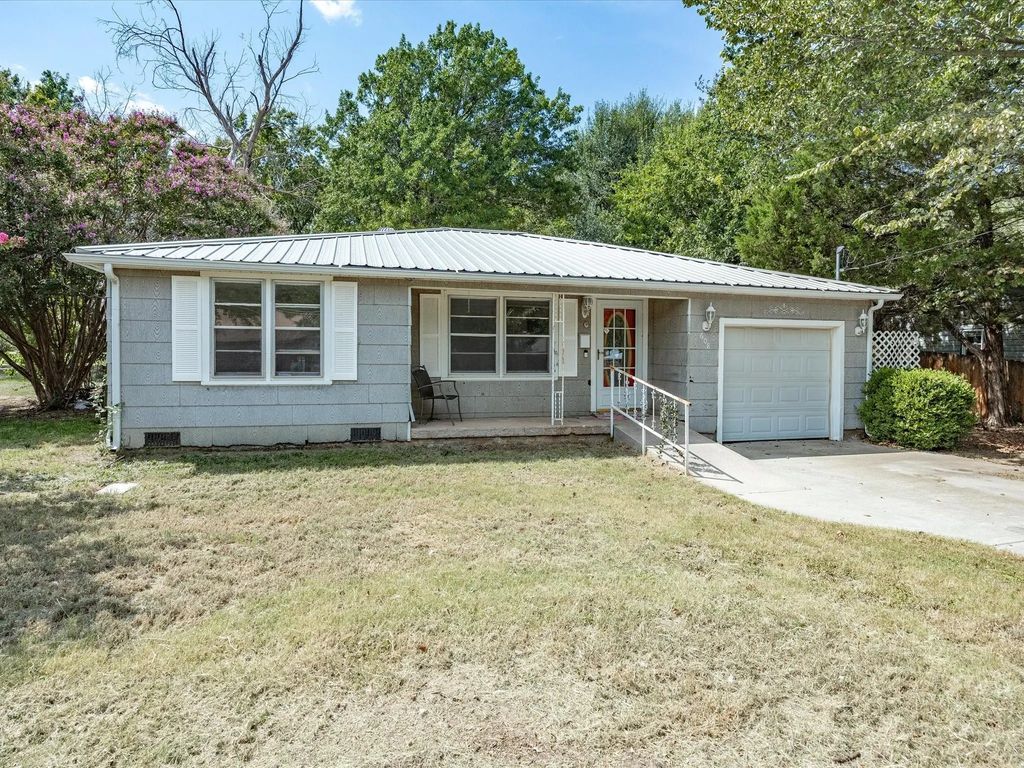 608 Hodge Street, Bowie