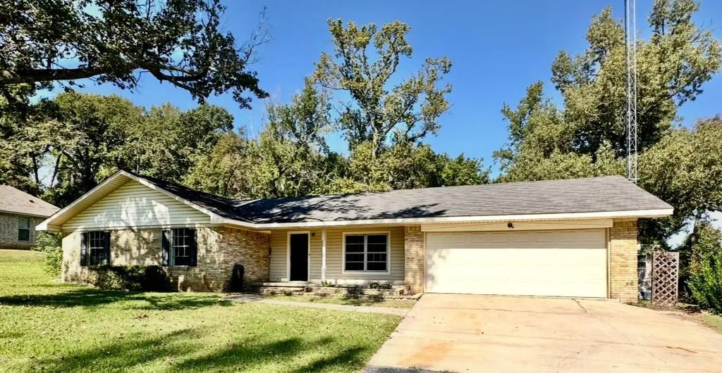 406 Third Street, Bullard