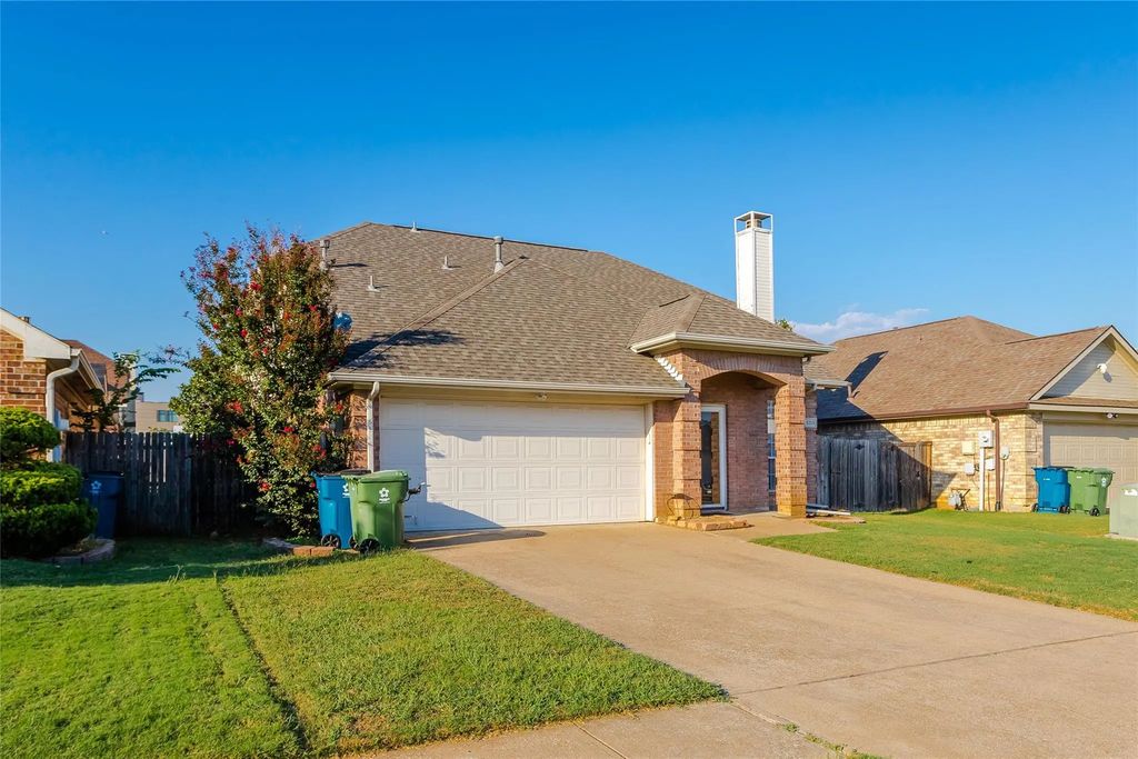 1213 Denise Court, Lewisville