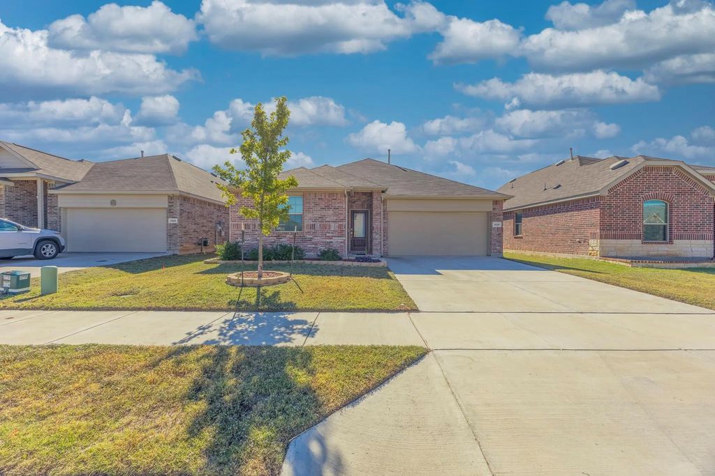2529 Starwater Drive, Fort Worth