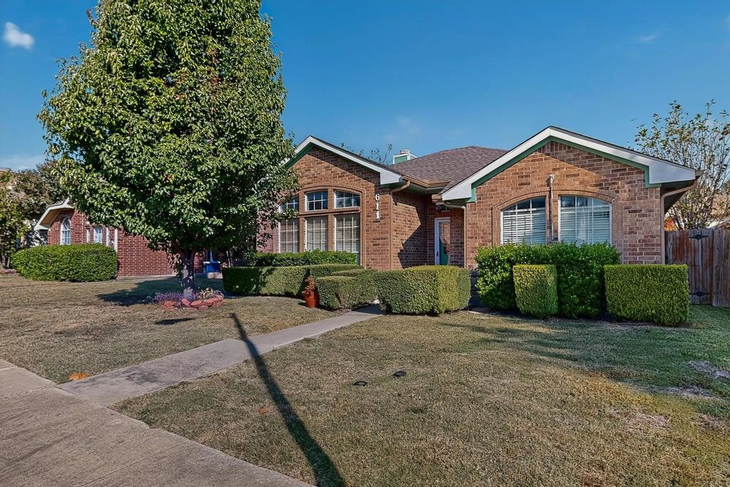 611 Willow Oak Drive, Allen