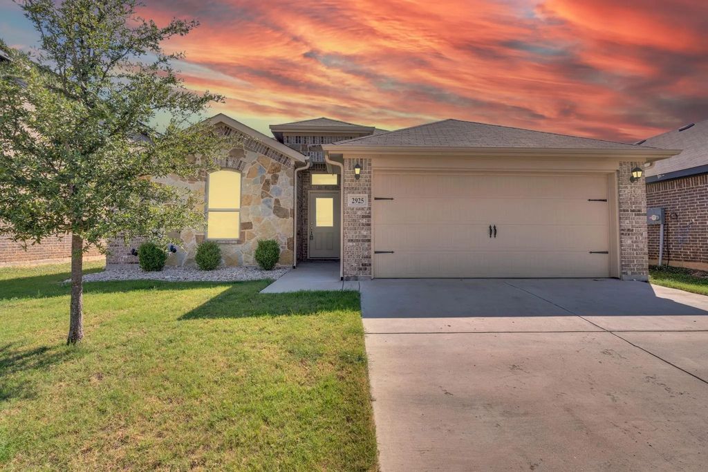2925 Kokomo Court, Fort Worth