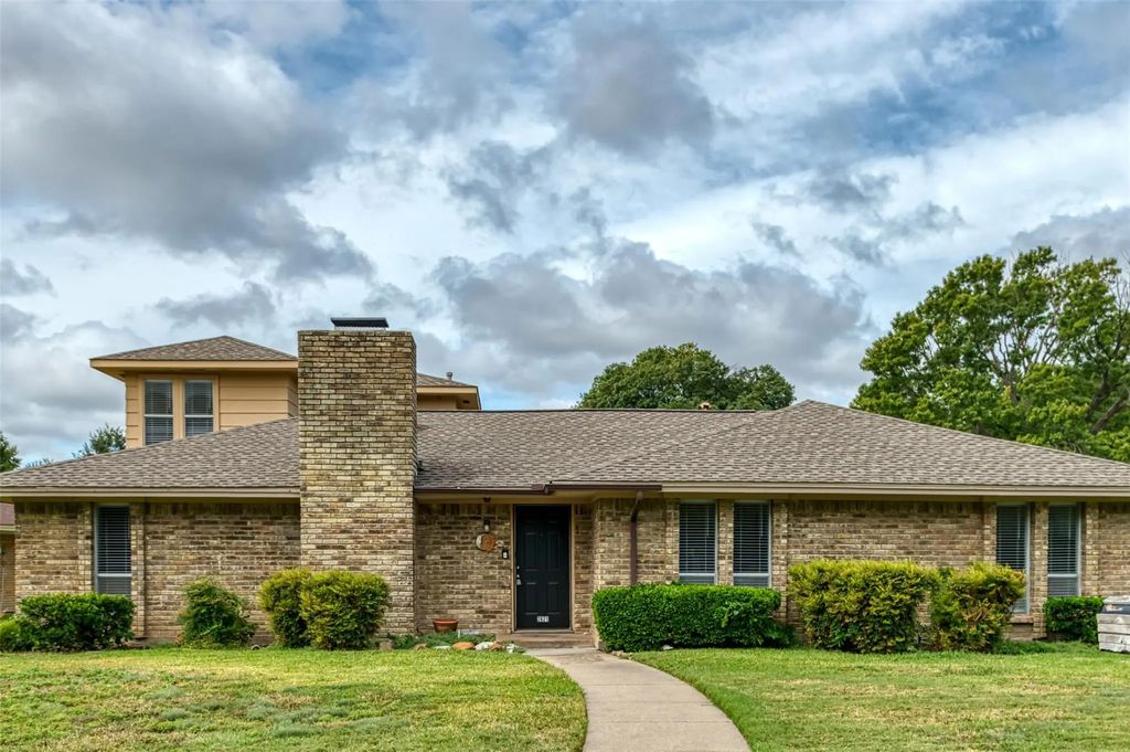 2621 Pinehurst Drive, Plano