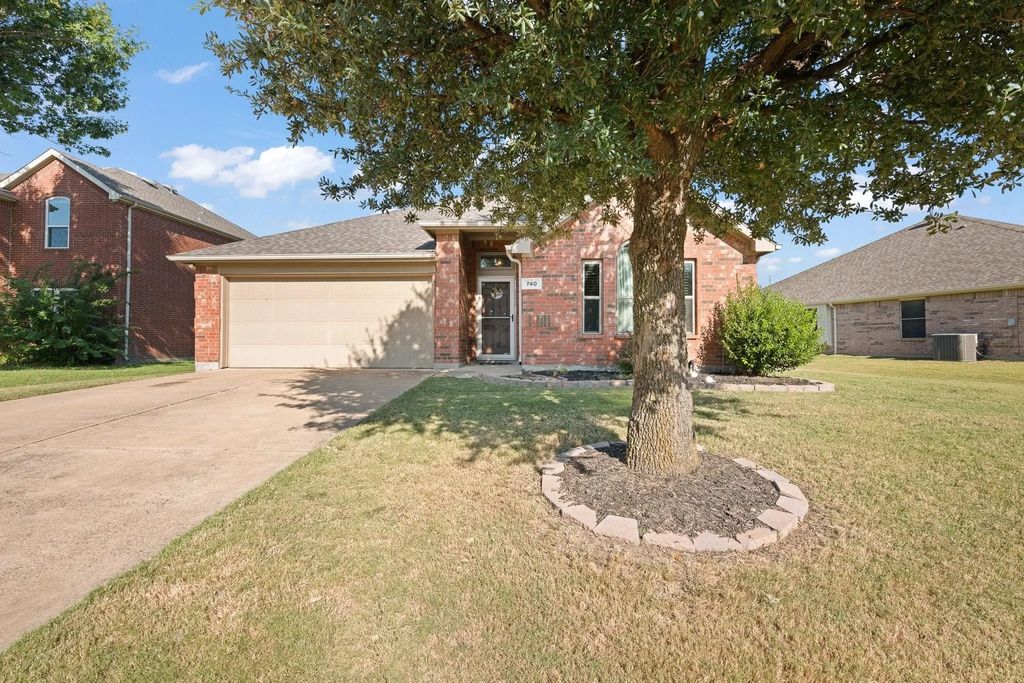 740 W Bend Boulevard, Burleson