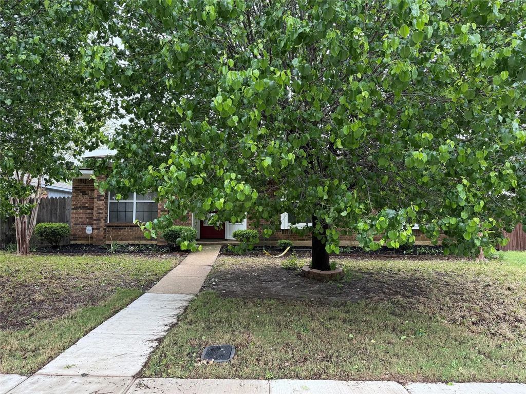 1722 Clydesdale Drive, Lewisville