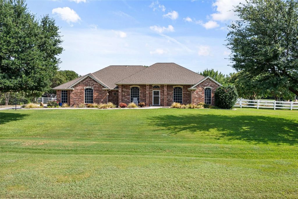 1825 Meadow Springs Drive, Haslet