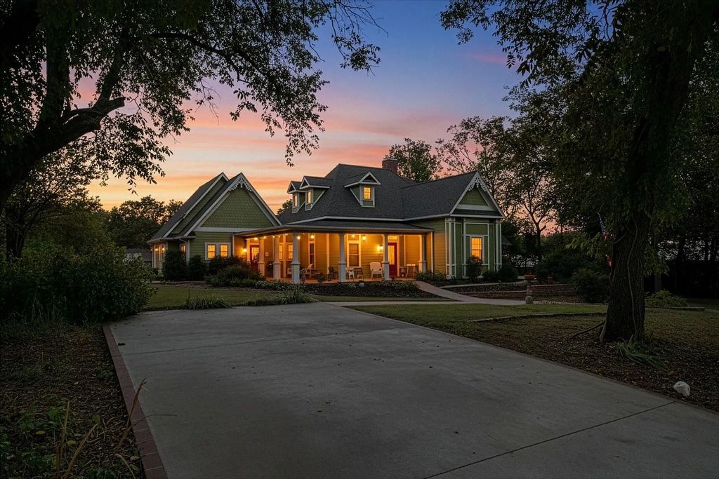 326 W Liberty Street, Pilot Point