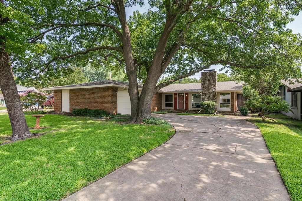 919 Meadow View Drive, Richardson